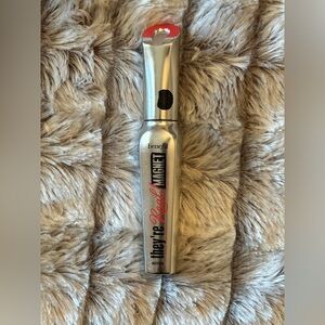 BENEFIT Magnet Mascara